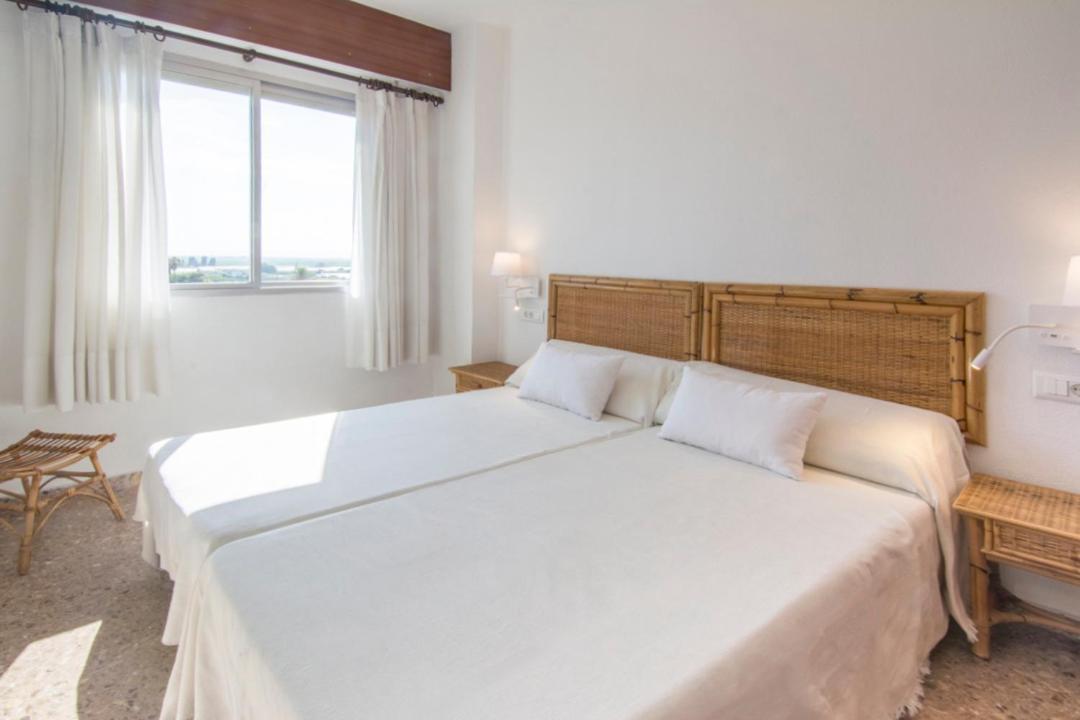 Bright Apartment Steps Away From The Beach el el Mareny Blau Bagian luar foto