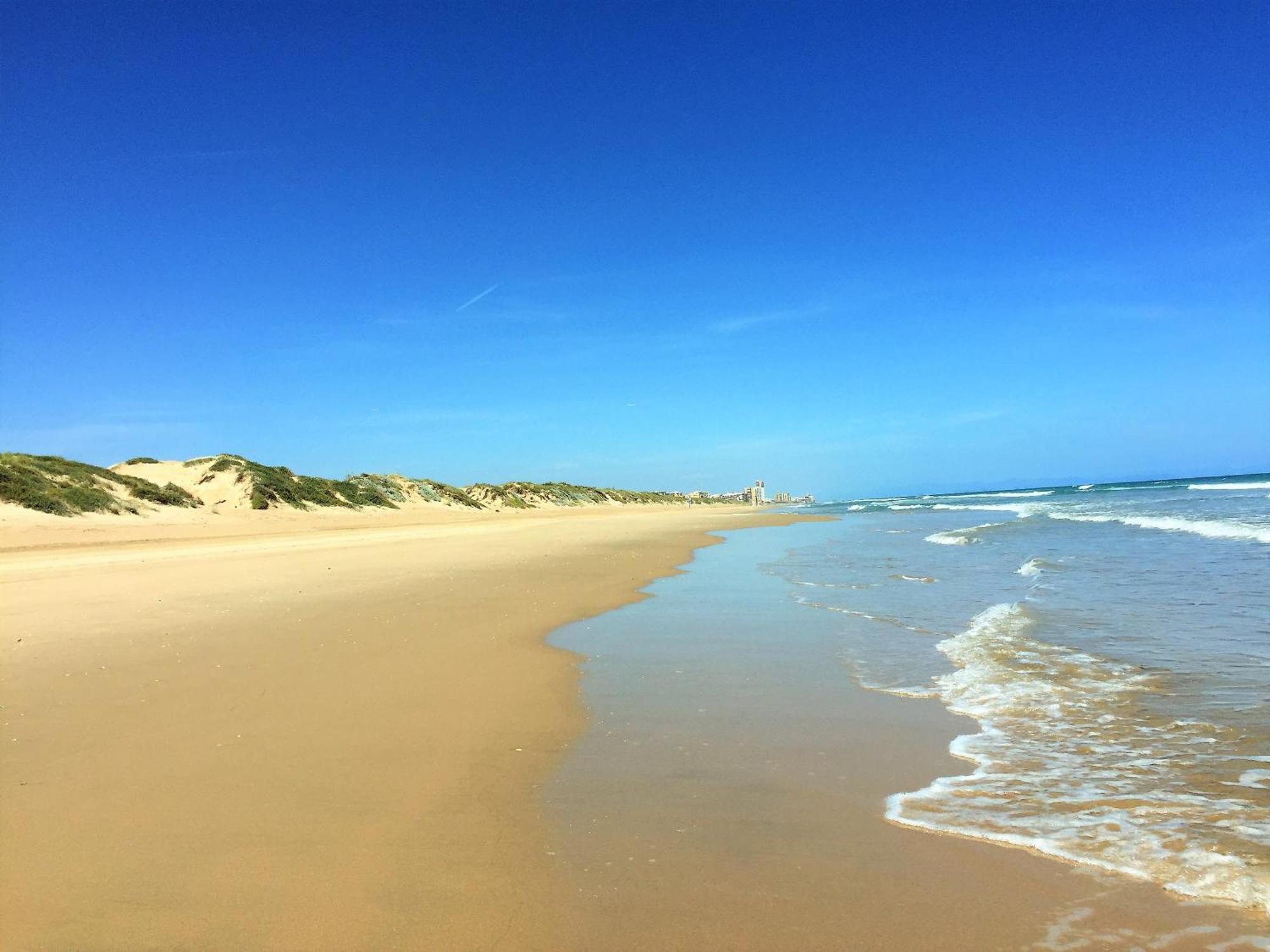 Bright Apartment Steps Away From The Beach el el Mareny Blau Bagian luar foto